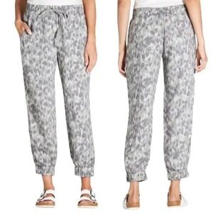Cloth & Stone Women’s Animal Print Jogger Size XS